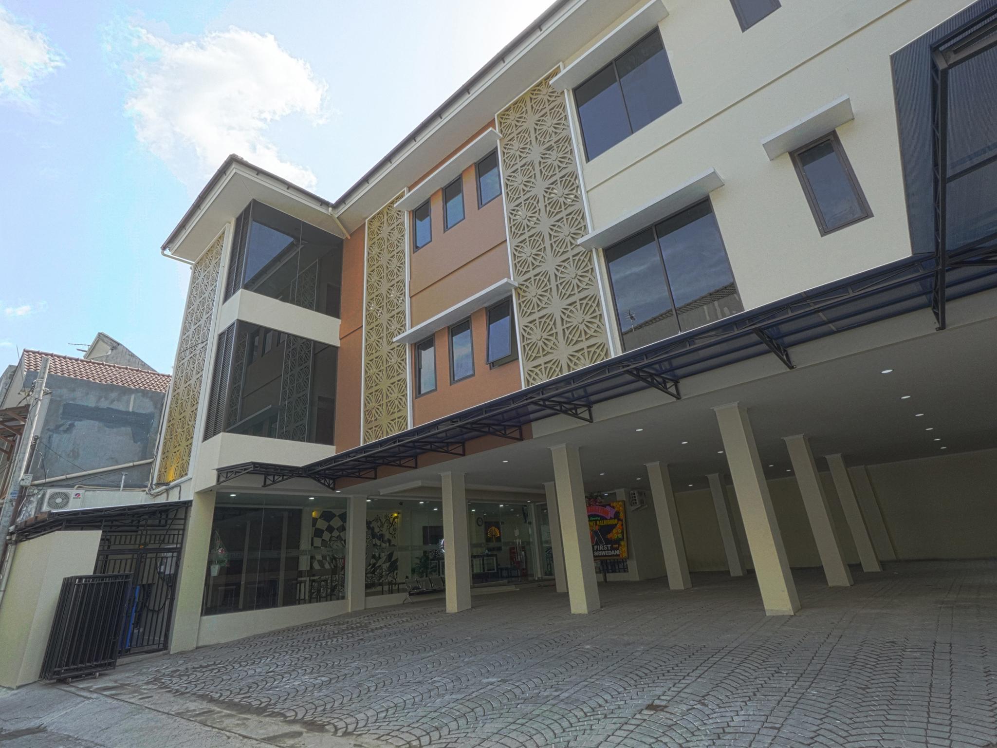 Collection O Yogyakarta Near Jalan Malioboro Formerly Alena Residence Exterior photo